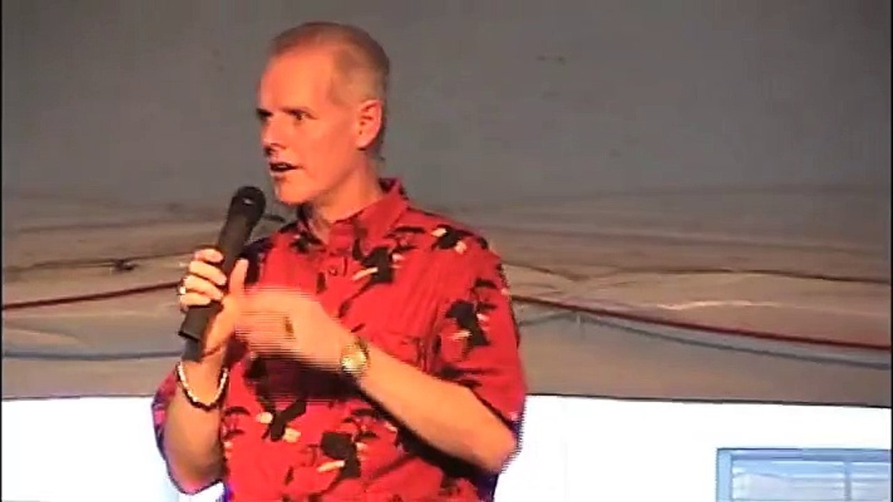 Chris Drummond sings 'Devil In Disguise' Elvis Week 2004