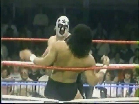 Tonga Kid vs Masked Superstar Championship Wrestling Dec 10th, 1983
