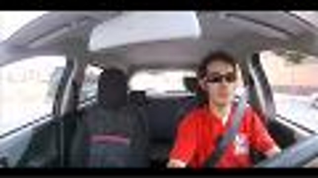 Kymco Super Dink 300 contra Suzuki Alto 1.0 GA