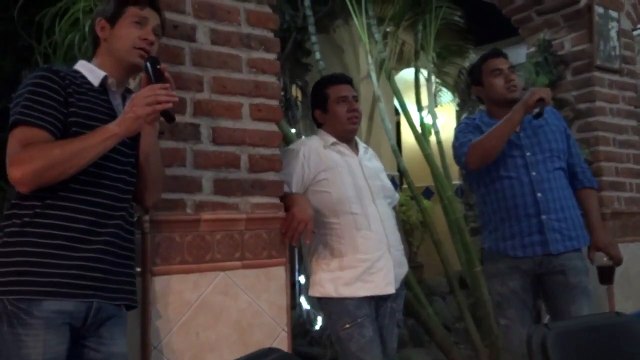 Trio Residente de Medicina Interna e internos del HR Sahuayo_ by toba.tv