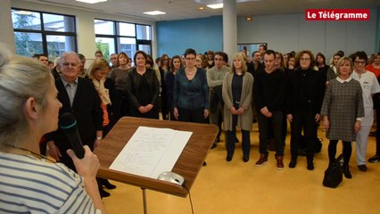 Dinan. Séance d'hypnose aux voeux de l'hôpital