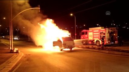 Pazar Malzemesi Yüklü Kamyonette Çıkan Yangın Maddi Hasara Yol Açtı - Eskişehir
