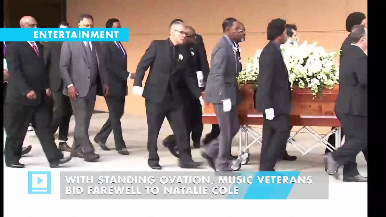 With standing ovation, music veterans bid farewell to Natalie Cole