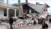 مقتل 15 مدنيا في قصف روسي لسرمدا