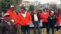 Mohammad Irfan Played Tape Ball Cricket With Fans | PSL 2016