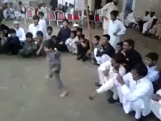 Es choty sy bachy k kaam check kero