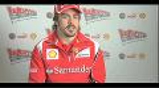 Alonso y Ferrari calientan motores