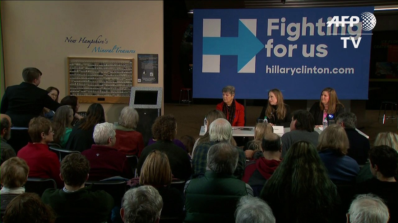 Chelsea Clinton campaigns for her mother Hillary