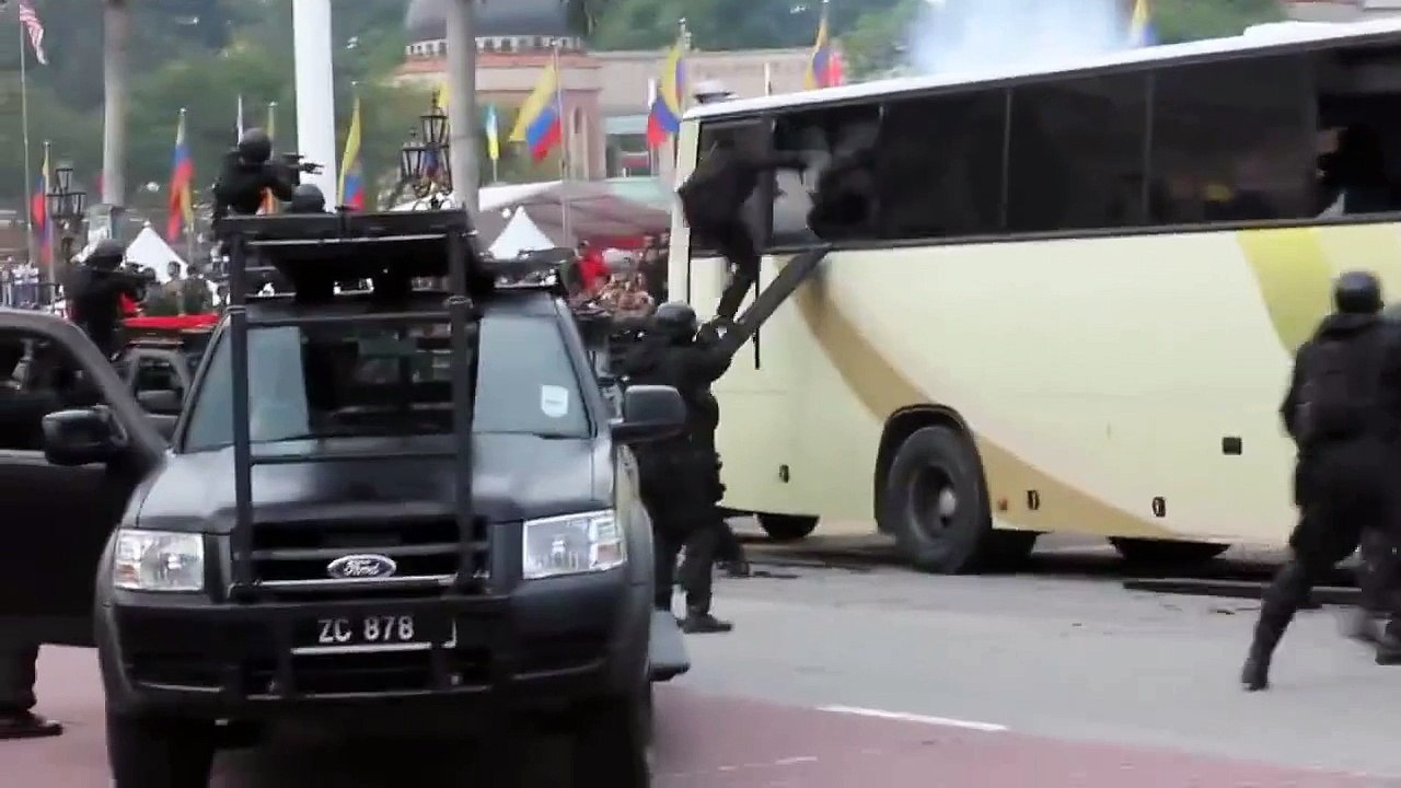 Police in Action-Must Watch