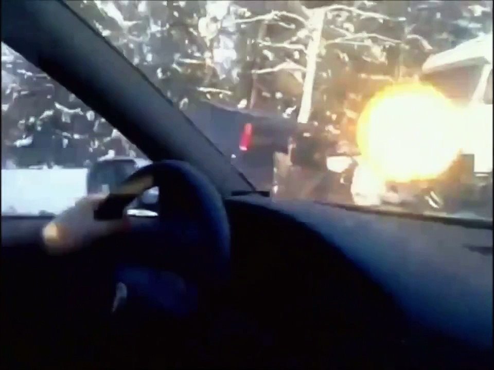 雪道で車間を詰めるとこうなる 2013 (HD)