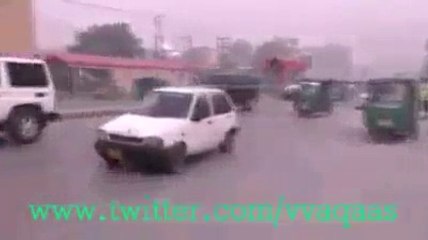 Leaked Video of Imran Khan Going Without Protocol in KPK