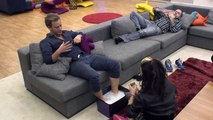 Big Brother'da İdil Naz, Arsel'in ayaklarını yıkadı!
