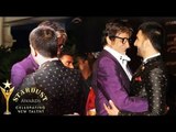 Amitabh Bachchan HUGS Ranveer Singh @ Star Dust Awards 2015