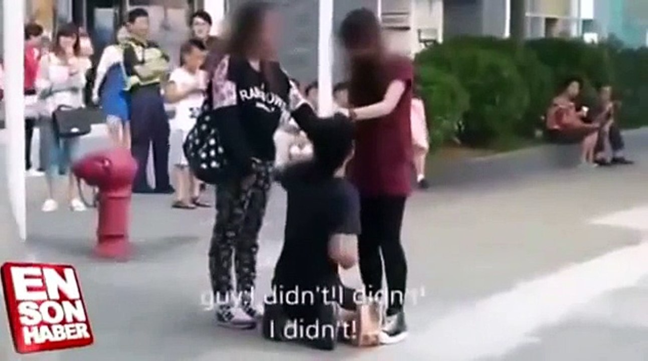 Genç Kızdan 6 Erkeğe Akılalmaz Dayak