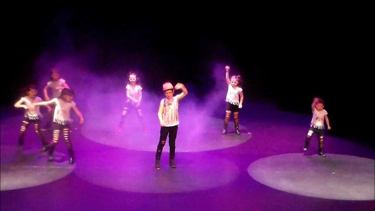 COREOGRAFIA FUNKY BABYS ( BARBIES AND KEN -ARIADNA GRANDE)