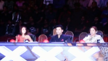 Man Blows out candles with his Eyes like a Fountain on India Got Talent
