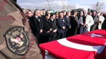 Şehidin Kardeşi Cenazede Feryat Etti: Bombalayacağım Hepsini