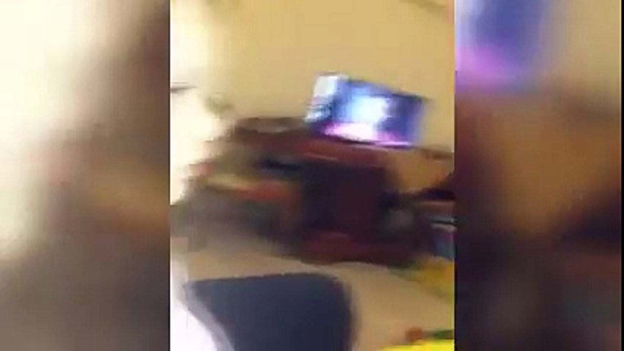Ablasının Gorile Dönüşeceğini Sanan Ufak Kız