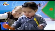 BabyTV Oliver in a music room (english)