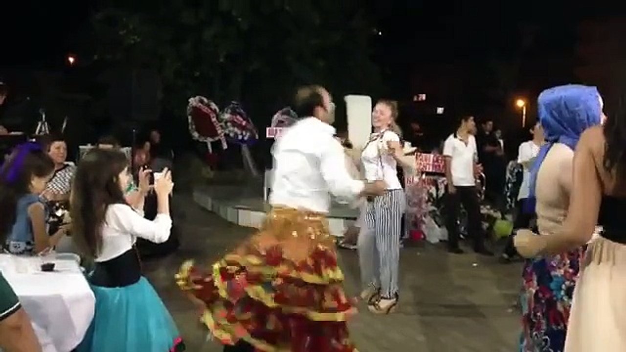 KÖÇEĞE DERS VEREN CİDELİ BAYAN HARİKA OYNUYOR