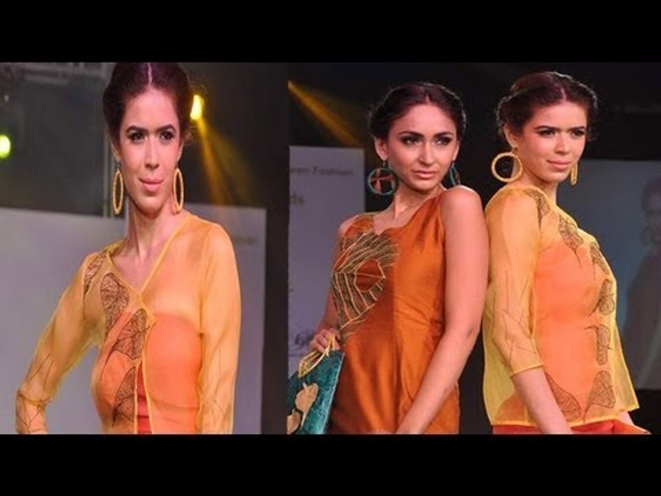Gorgeous Beauties walks on Ramp