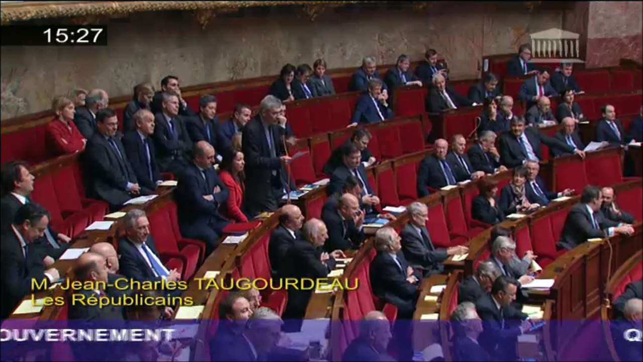 Valls envoie des bisous à un député qui l'interpelle sur On n'est pas couché