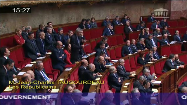 Valls envoie des bisous à un député qui l'interpelle sur On n'est pas couché
