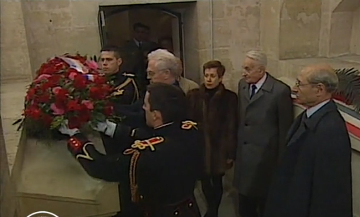 Le Premier ministre Lionel Jospin rend hommage à Emile Zola