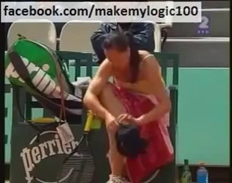 Tennis Player changes her Panties In the Court During game