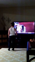 Скачать видео: Little boy watching and dancing on Dirty Dancing is just so talented