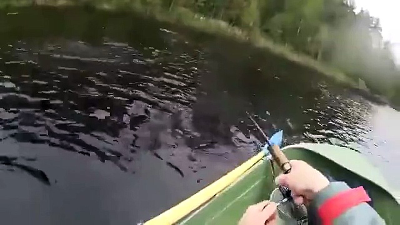 Un survivant du Titanic part à la peche - Très gros fail