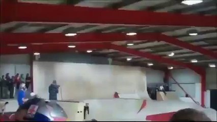 Велосипедист против люстры