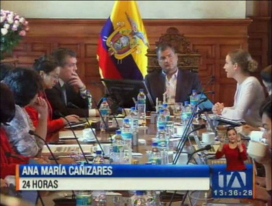 Correa se reúne con miembros de su gabinete del área social