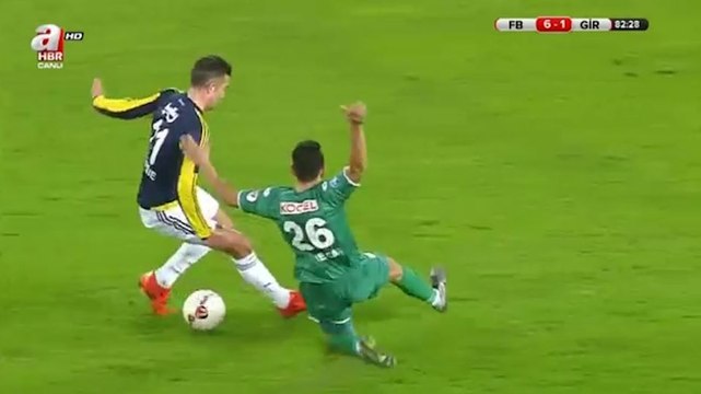 La leçon d'humiliation signée Robin van Persie !