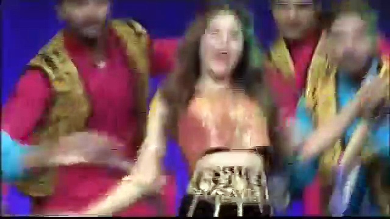 Ayesha Omer dance Performance l Lux Style Awards on Tutti Fruti item song