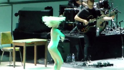 Sia - Chandelier (Hollywood Bowl, Los Angeles CA 10/24/14)