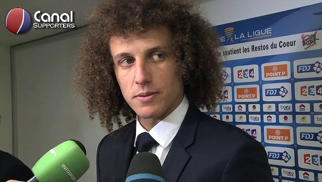 Luiz - Parfois il n'est pas facile de voir si un ballon est sorti