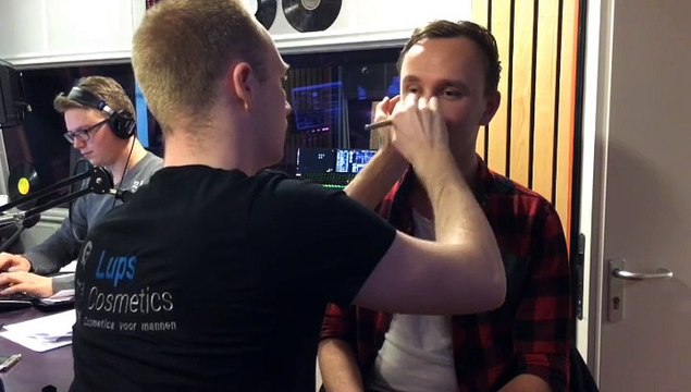Hoe hoor je een man op te maken? - RTV Noord