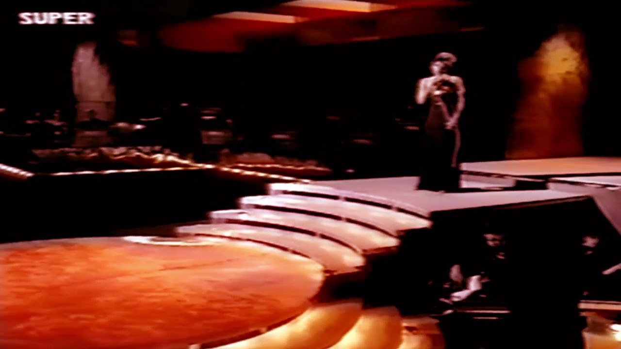 Shirley Bassey - Send In The Clowns / Bye Bye Blackbird (1975 TV Special)