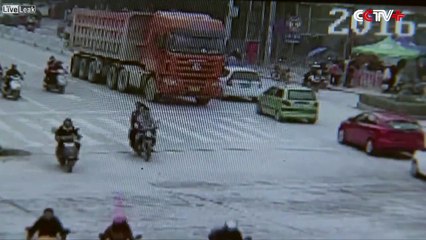 Three Women Narrowly Survive Truck Collision