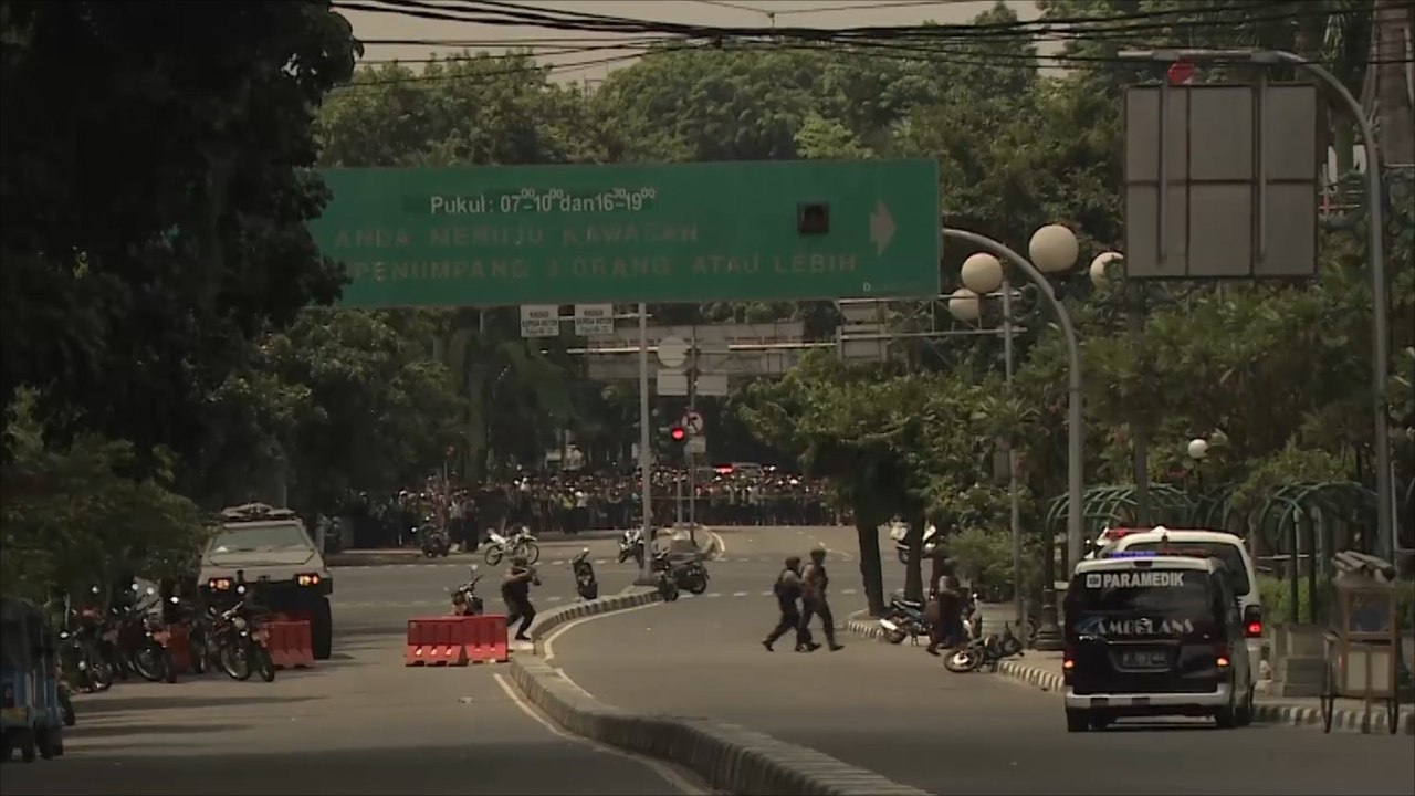 تنظيم الدولة يستهدف أجانب وقوات أمنية بجاكرتا
