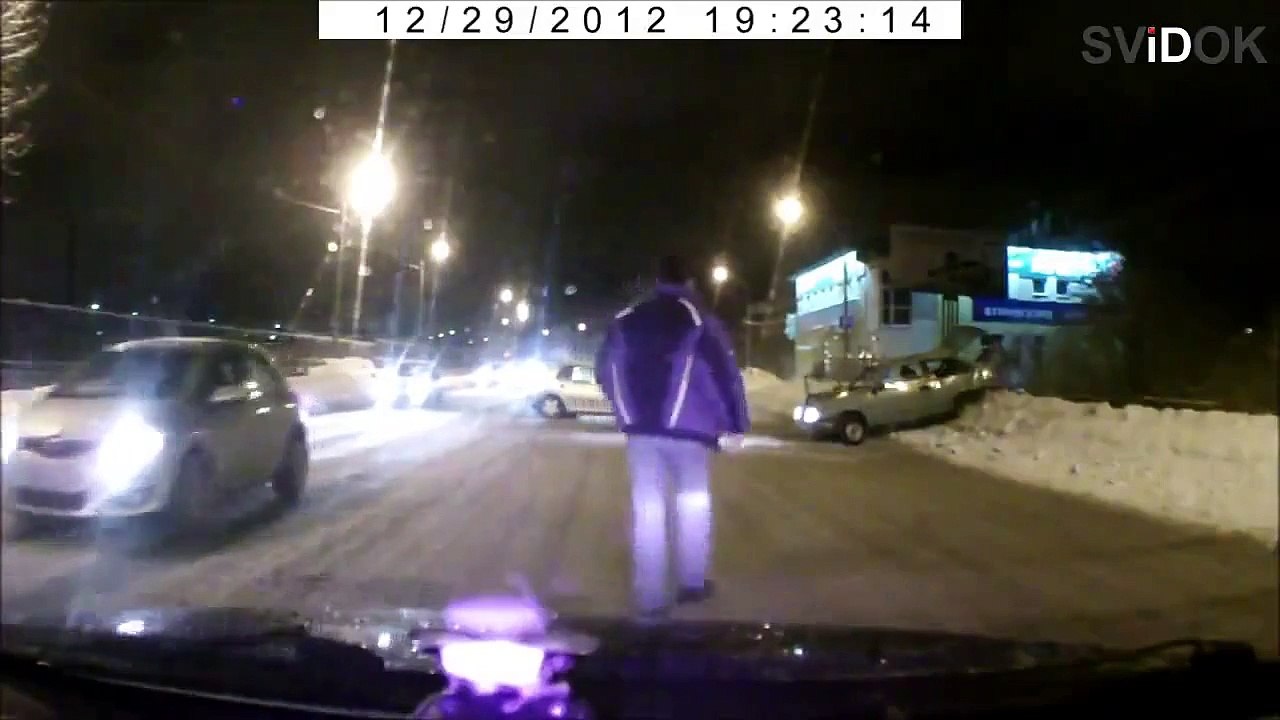 飲酒運転する様子を動画で生配信した女性 視聴者の通報がきっかけで逮捕