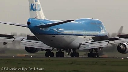 Crosswind landings @ RW18R  Video Arts