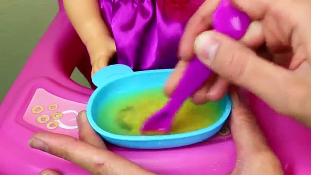 Baby Alive Eats in High Chair & Poops Diaper GROSS! Bed Time in Crib Doll Furniture