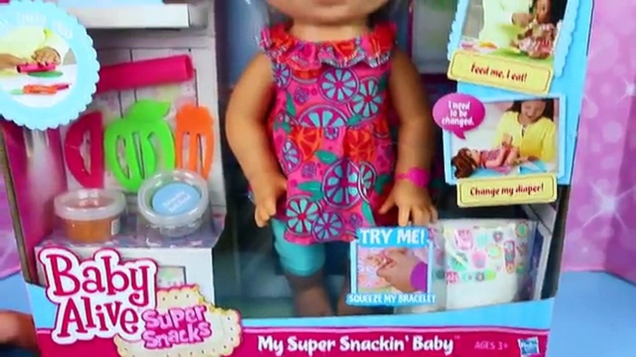 BABY ALIVE EATS PLAY DOH ❤ Super Snacks Snackin  Brunette Doll Poops Playdough & Eats it!