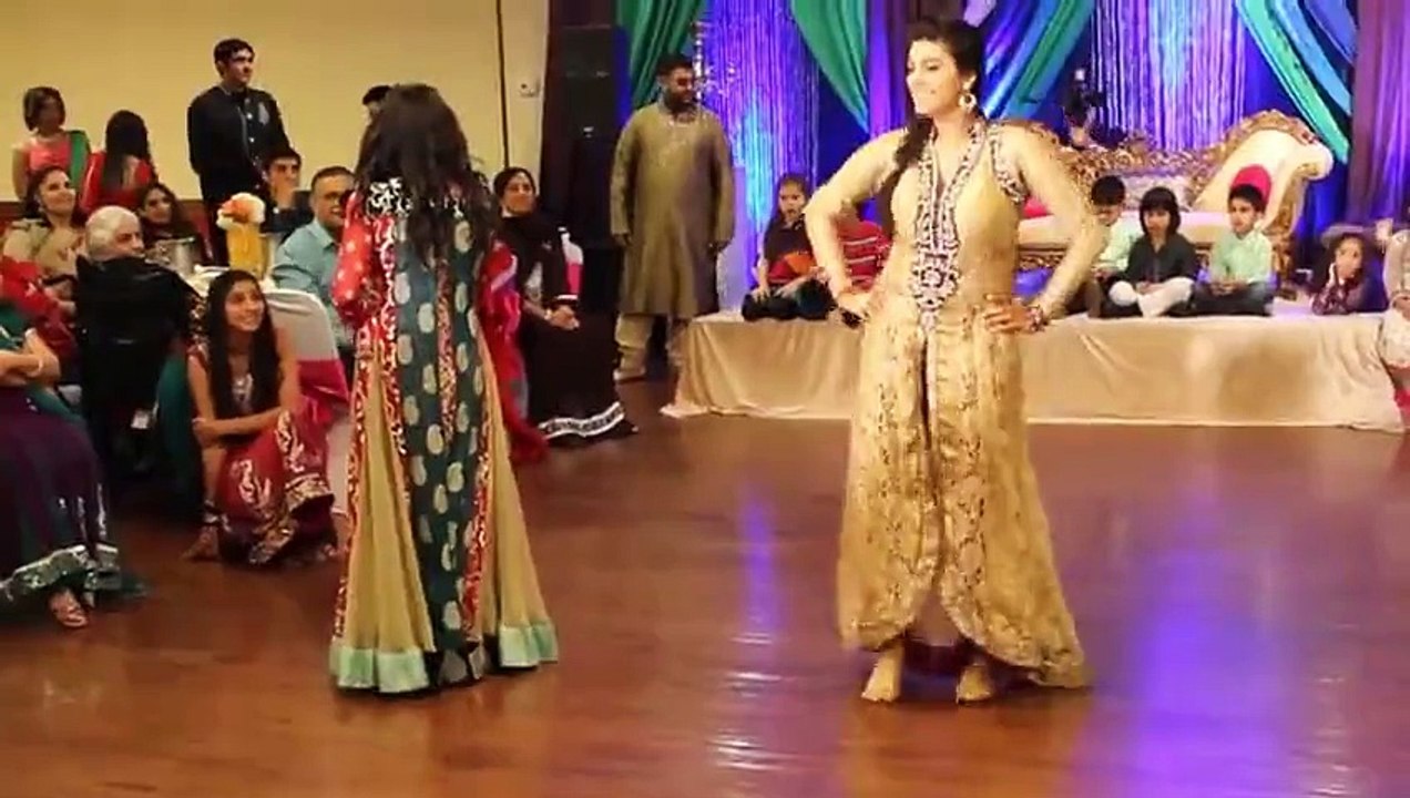 Pakistani Wedding Mehndi Night BEST Dance On