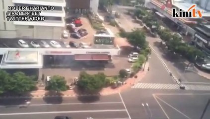 Explosion in front of Jakarta shopping complex