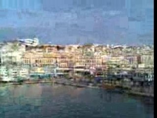 Alger entré du bateau