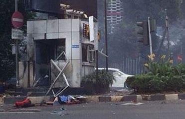 Video Detik - detik Ledakan Bom Berturut-turut Di Sarinah Thamrin Jakarta. Menyeramkan! (Heboh)