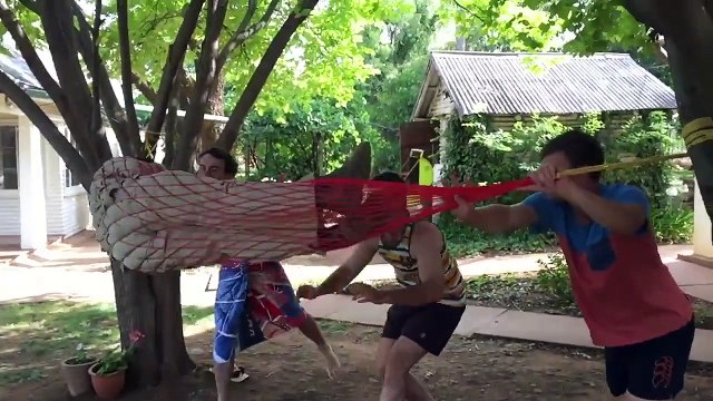 Виноват конечно, гамак!